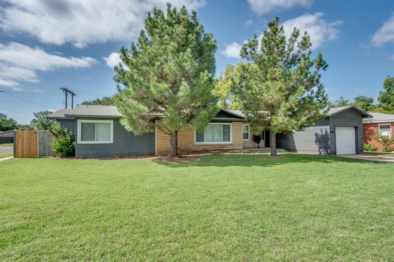 4001 43rd St - Photo 2 of 18