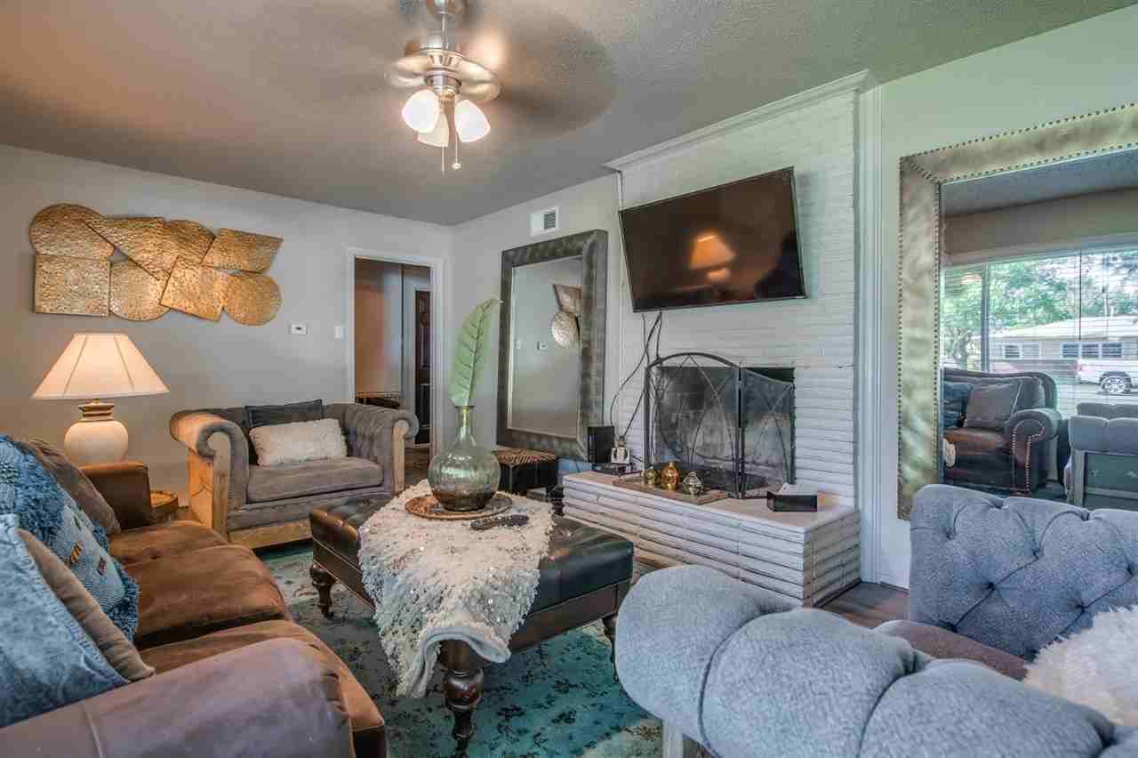 4001 43rd St - Photo 4 of 18