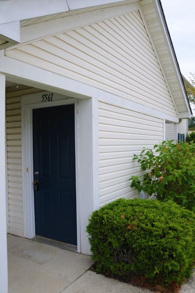 5561 Cedar Spgs - Photo 2 of 12