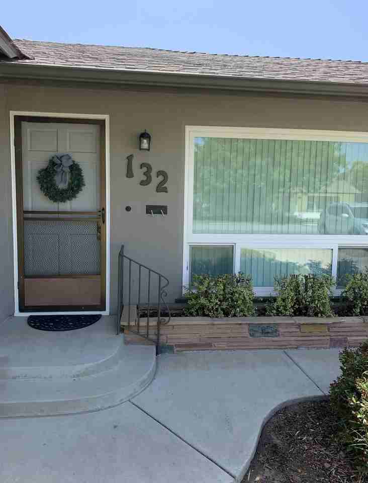 132 N Byron Dr - Photo 3 of 21