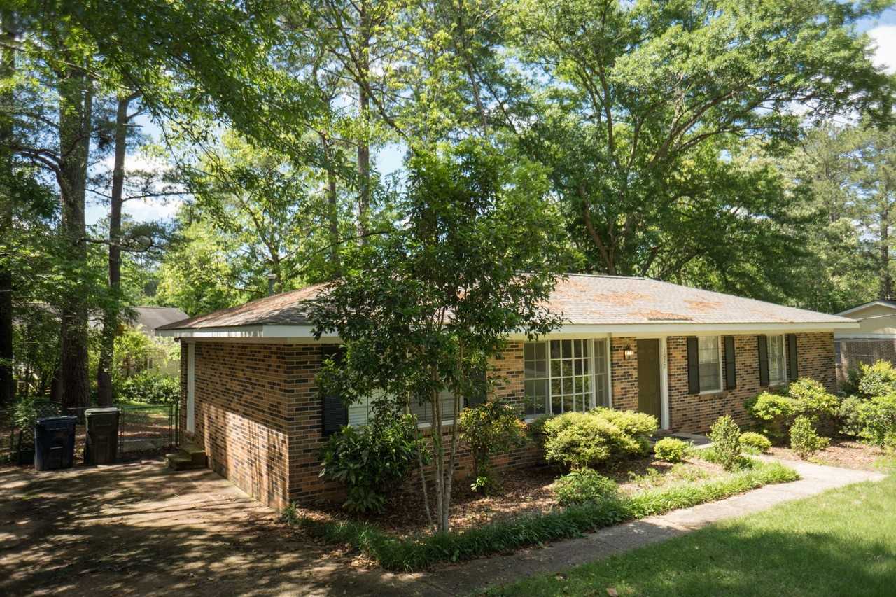 1027 Felton Ln - Photo 3 of 31