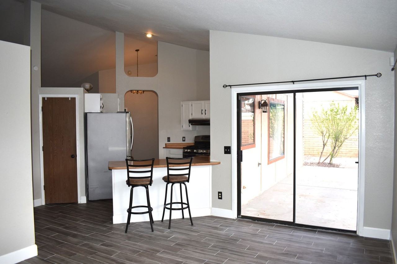 3547 Briarwood Dr - Photo 6 of 23