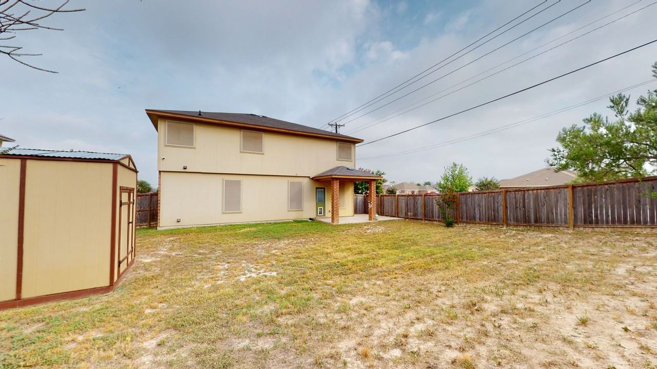 2308 Isabelle Dr - Photo 4 of 38