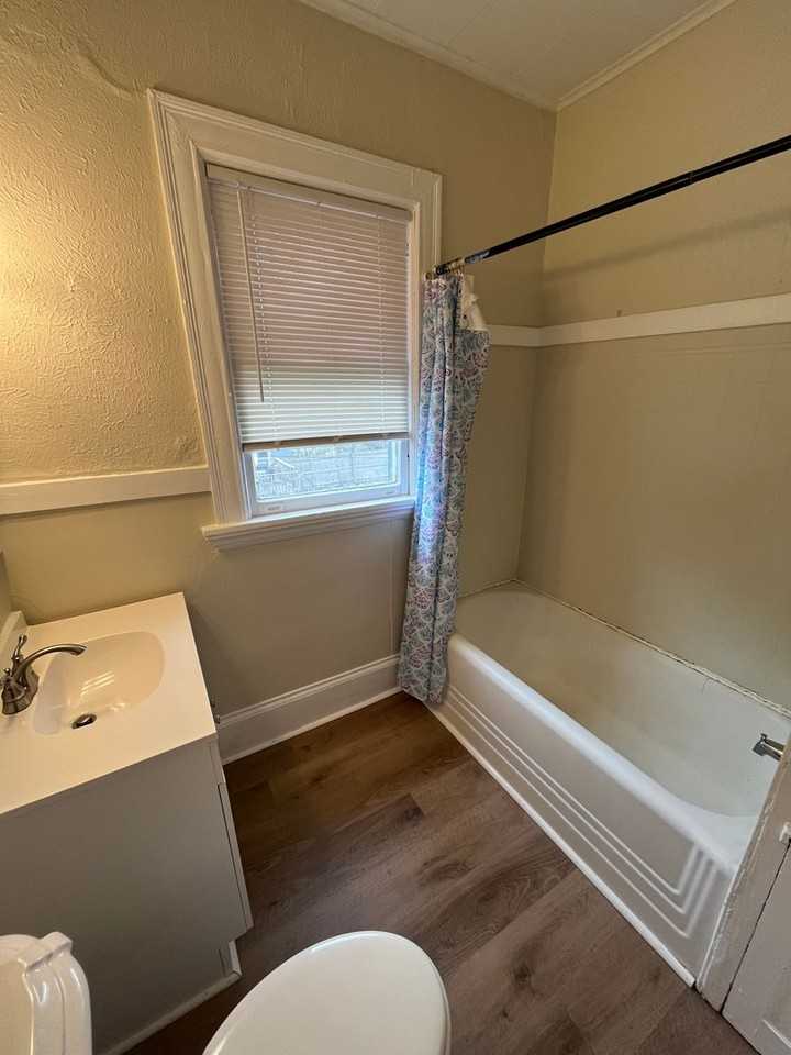 24-24.5 Bartlett Street - Photo 2 of 8