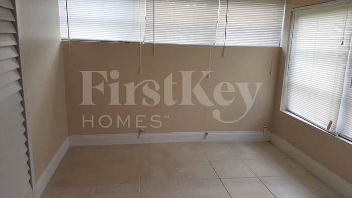 1344 W River Dr - Photo 3 of 10