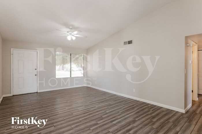 619 W Wescott Dr - Photo 2 of 16