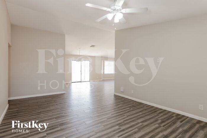 619 W Wescott Dr - Photo 3 of 16