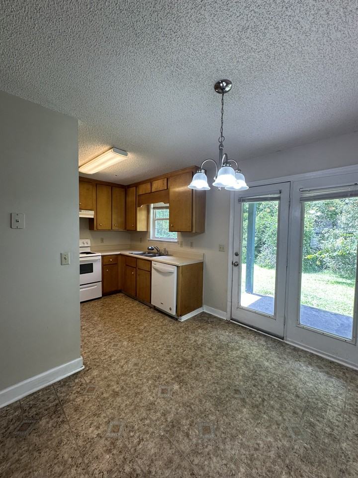 140 Talbot Ct #140 - Photo 4 of 14