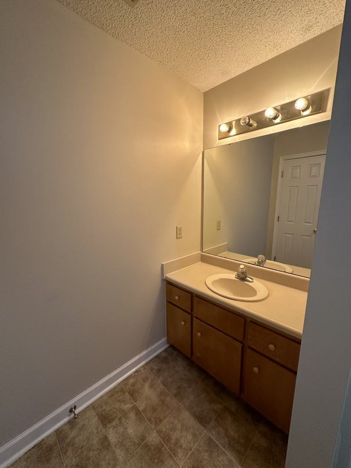 140 Talbot Ct #140 - Photo 7 of 14