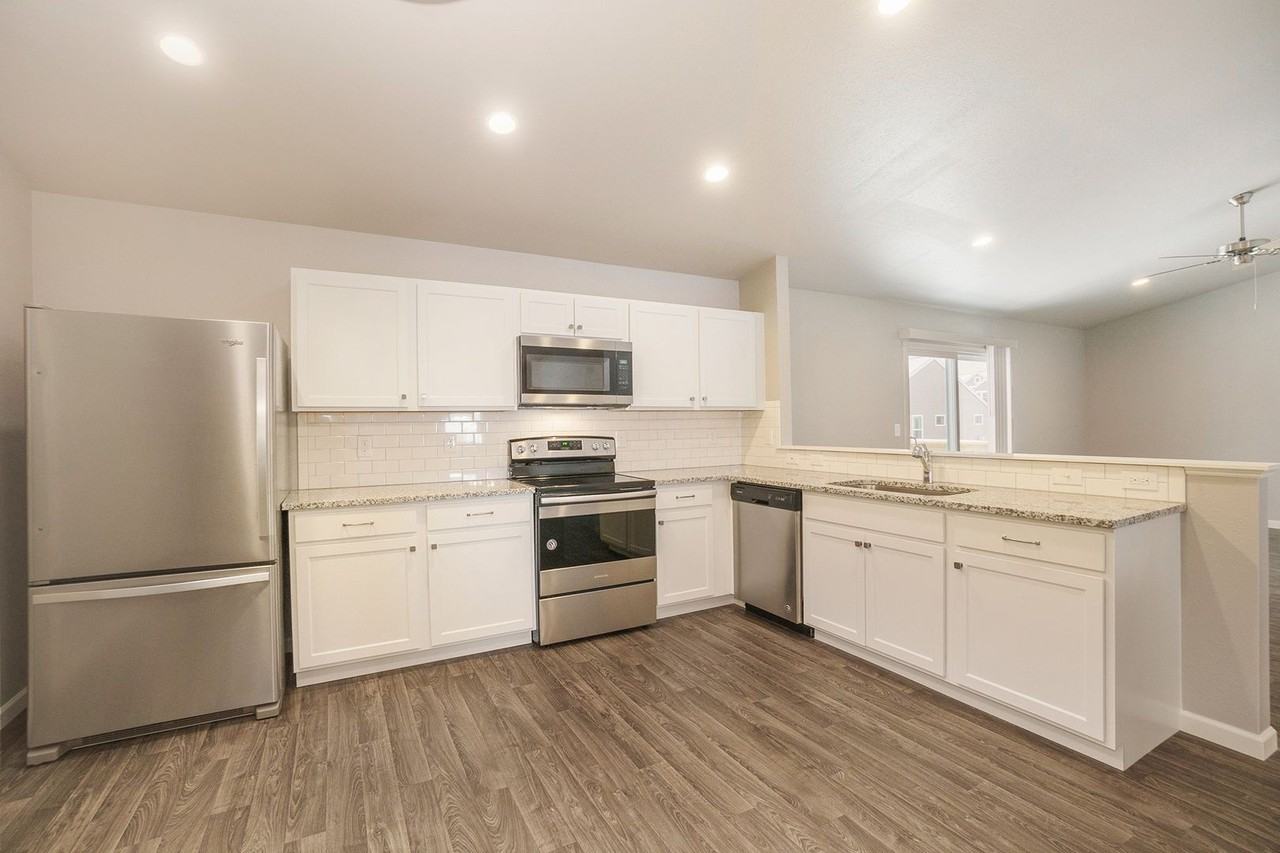 3445 Cecelia Ct - Photo 2 of 17