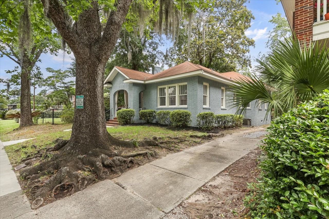 534 E 49th St - Photo 2 of 41