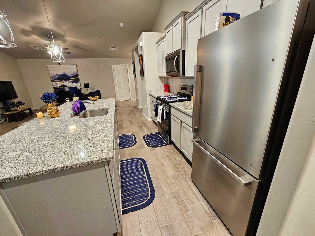 868 Valencia - Photo 7 of 32