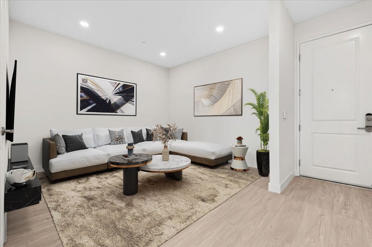 Elle at Westchester - Photo 4 of 51