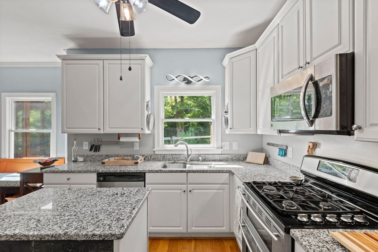 10 Loch Ness Ct - Photo 2 of 34