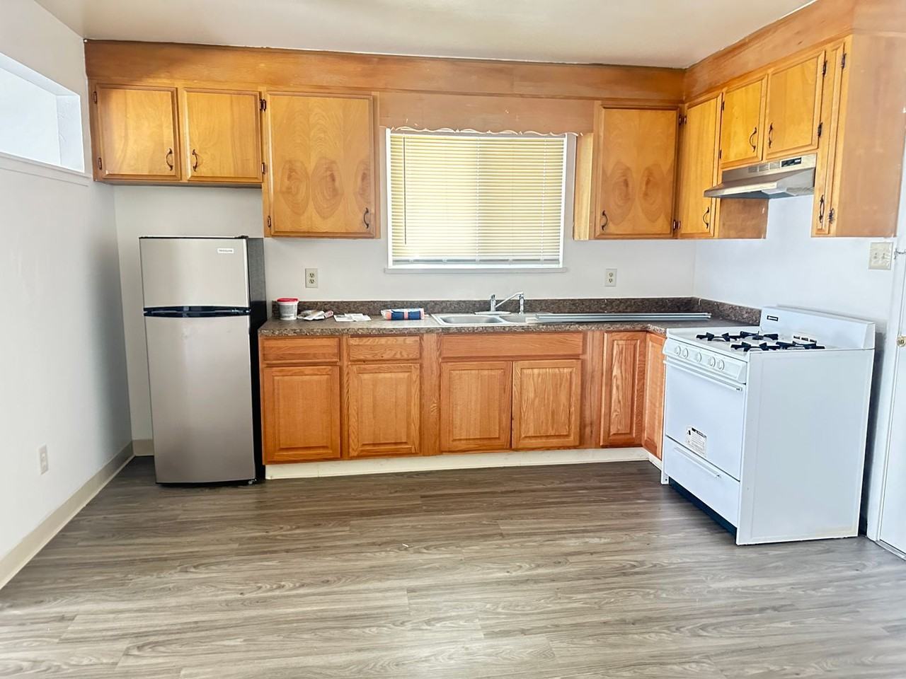 852 Orange St - Photo 3 of 5