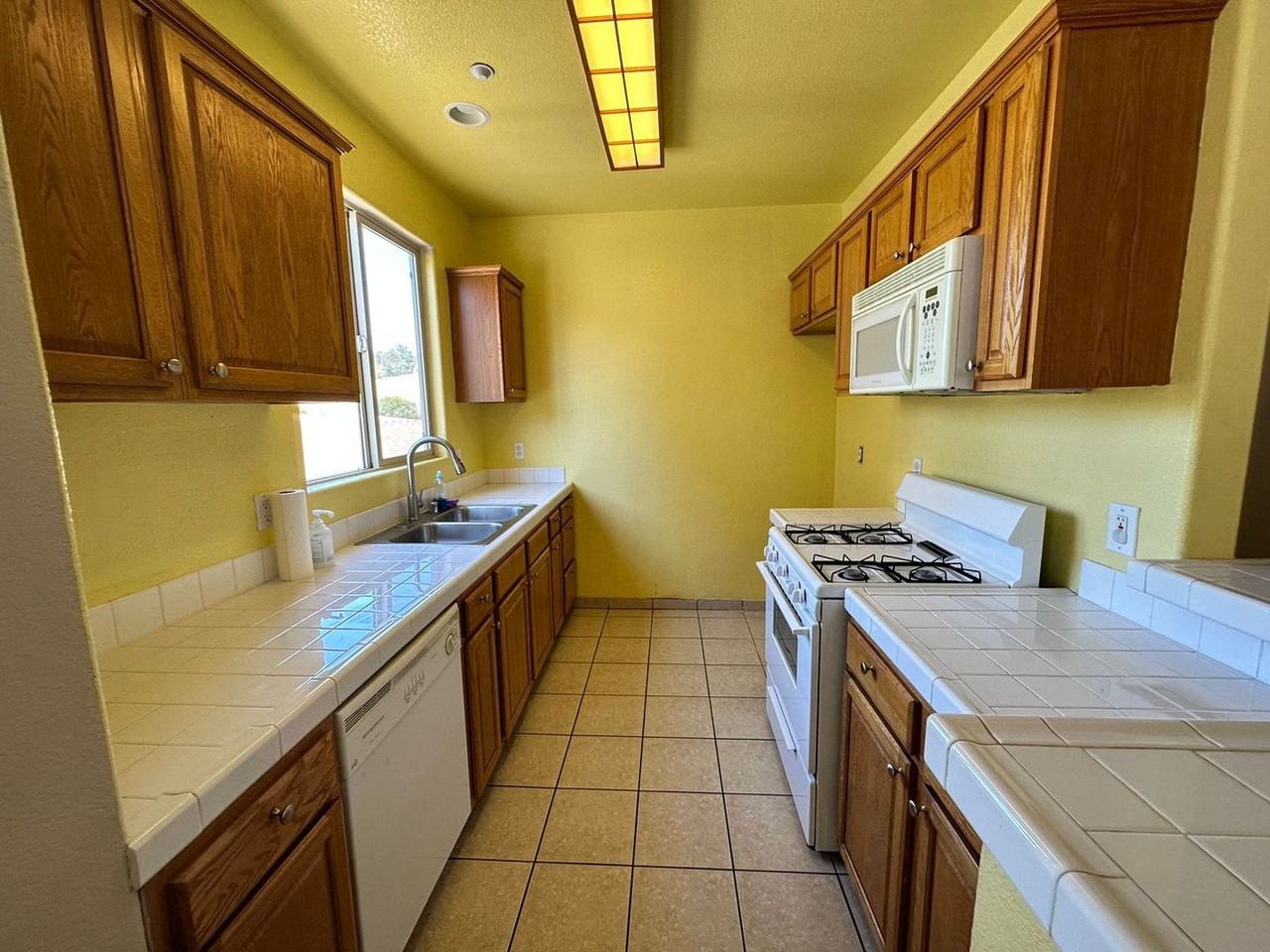 25126 Angelina Ln #9 - Photo 4 of 28