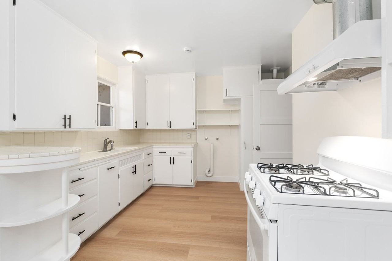 709 S Ross St - Photo 2 of 27