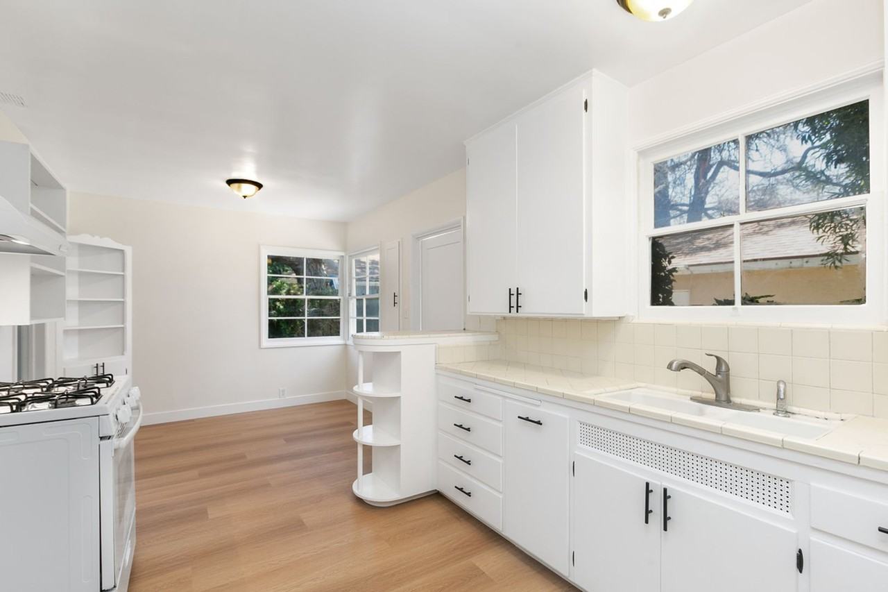 709 S Ross St - Photo 3 of 27