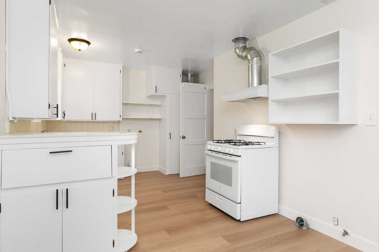 709 S Ross St - Photo 4 of 27