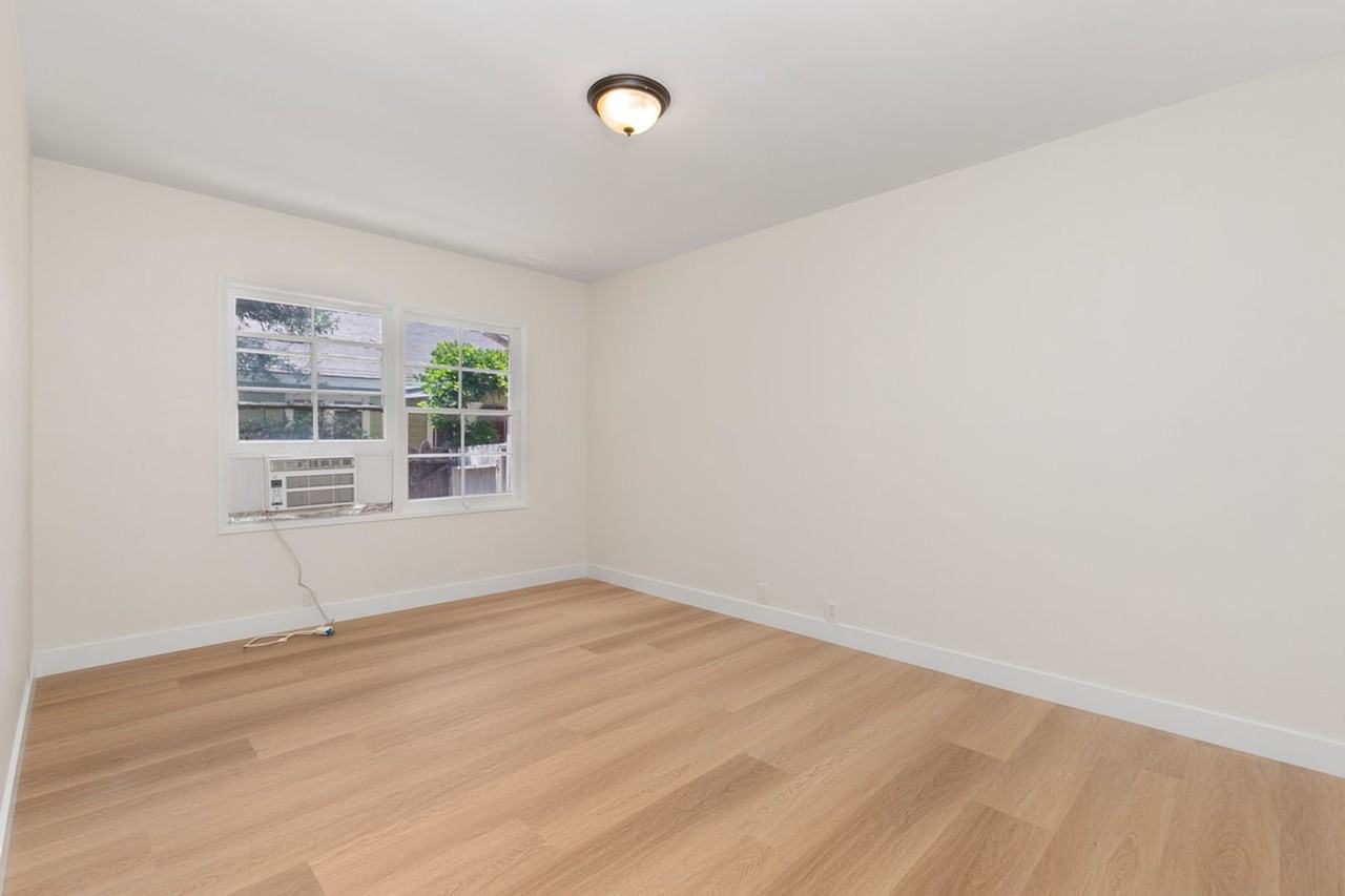 709 S Ross St - Photo 7 of 27