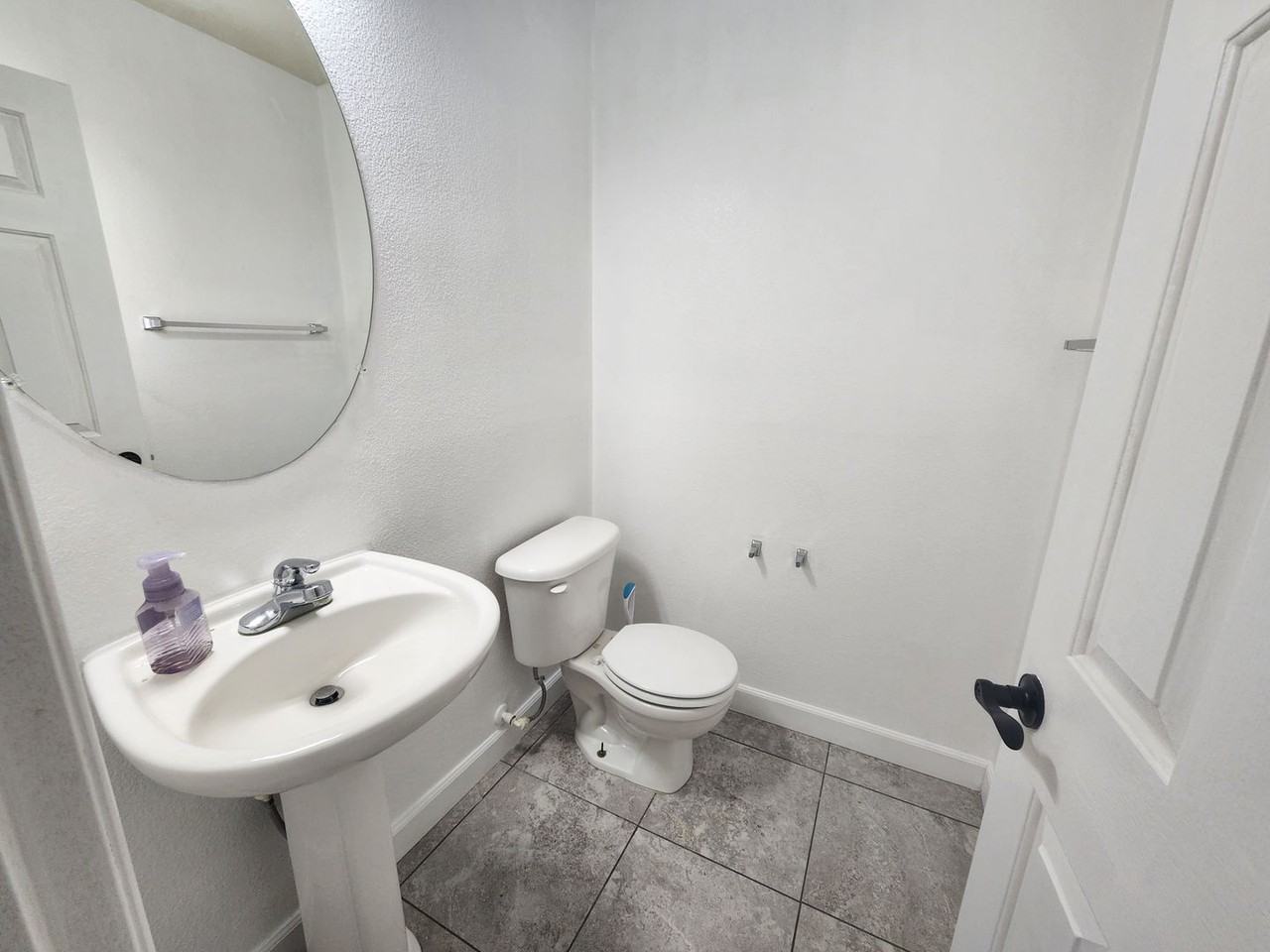 10256 Franford Ct - Photo 4 of 49