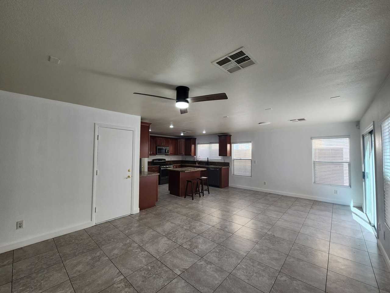 10256 Franford Ct - Photo 7 of 49