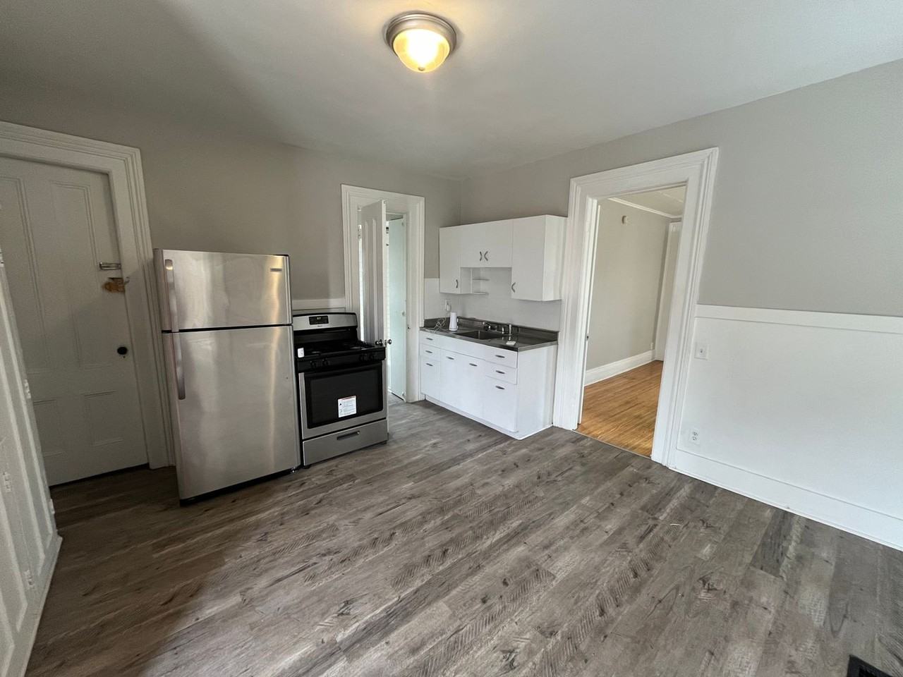 353-355 Pearl St - Photo 2 of 8
