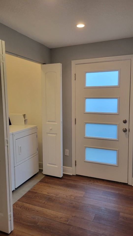 715 Palm Dr #2 - Photo 3 of 12