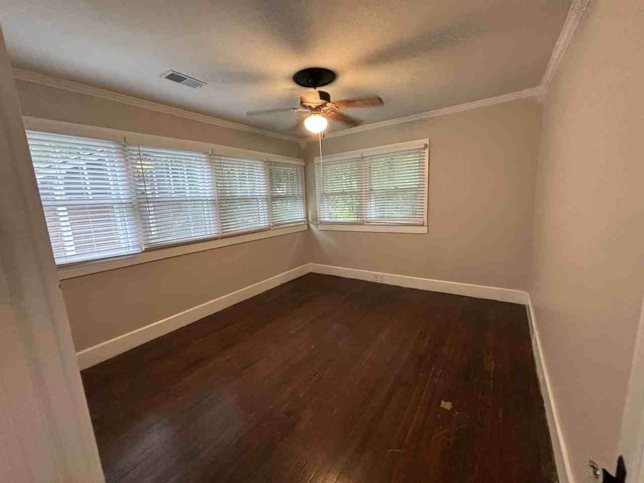 402 W Mobile St #NA - Photo 4 of 9