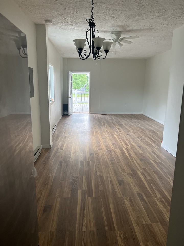 117 117 119 N Main St #4 - Photo 5 of 5