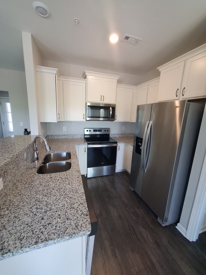 Kinsale Dr #320 - Photo 7 of 24