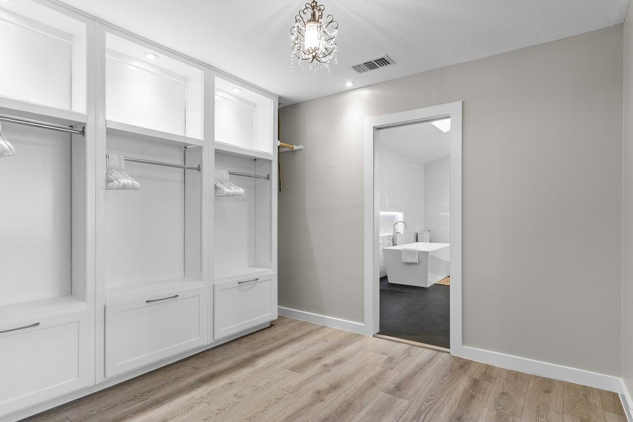 16831 Thomas Chapel Dr - Photo 2 of 18