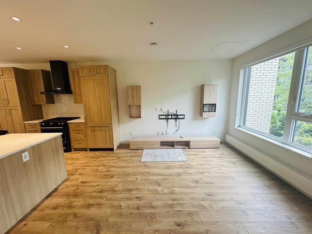 525 2nd Street East #124 - Photo 2 of 28