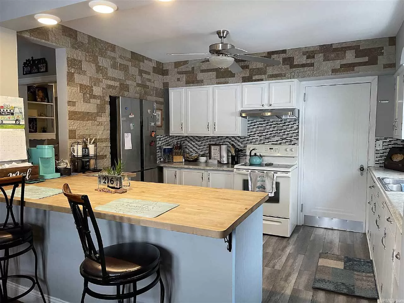 148 E Michigan Ave - Photo 2 of 5