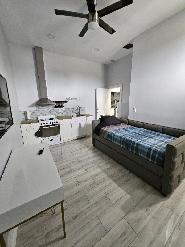 5433 Swstreet #A - Photo 6 of 14