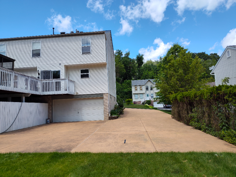 114 Walcott Dr - Photo 2 of 22