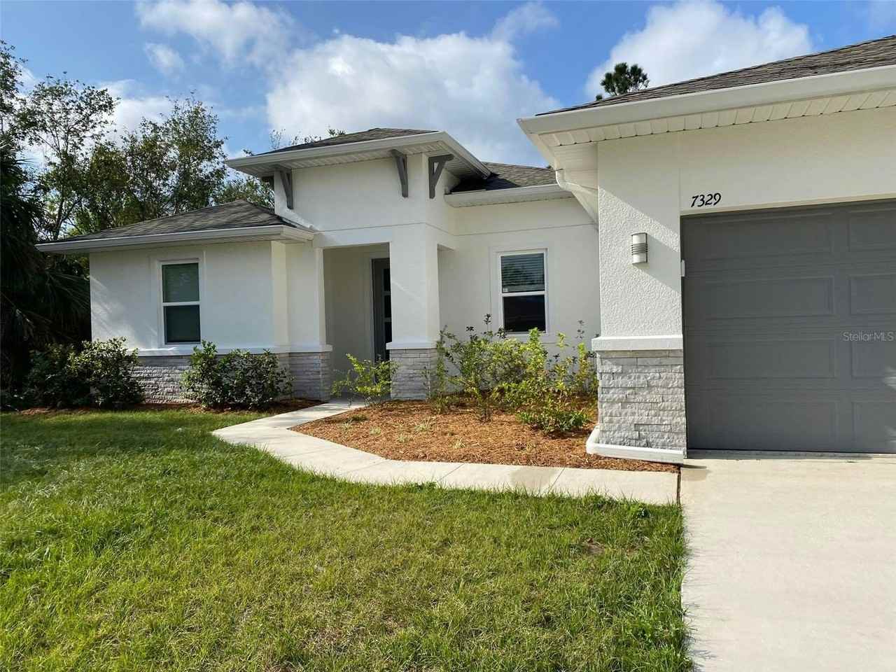 7329 Helliwell Street - Photo 2 of 14