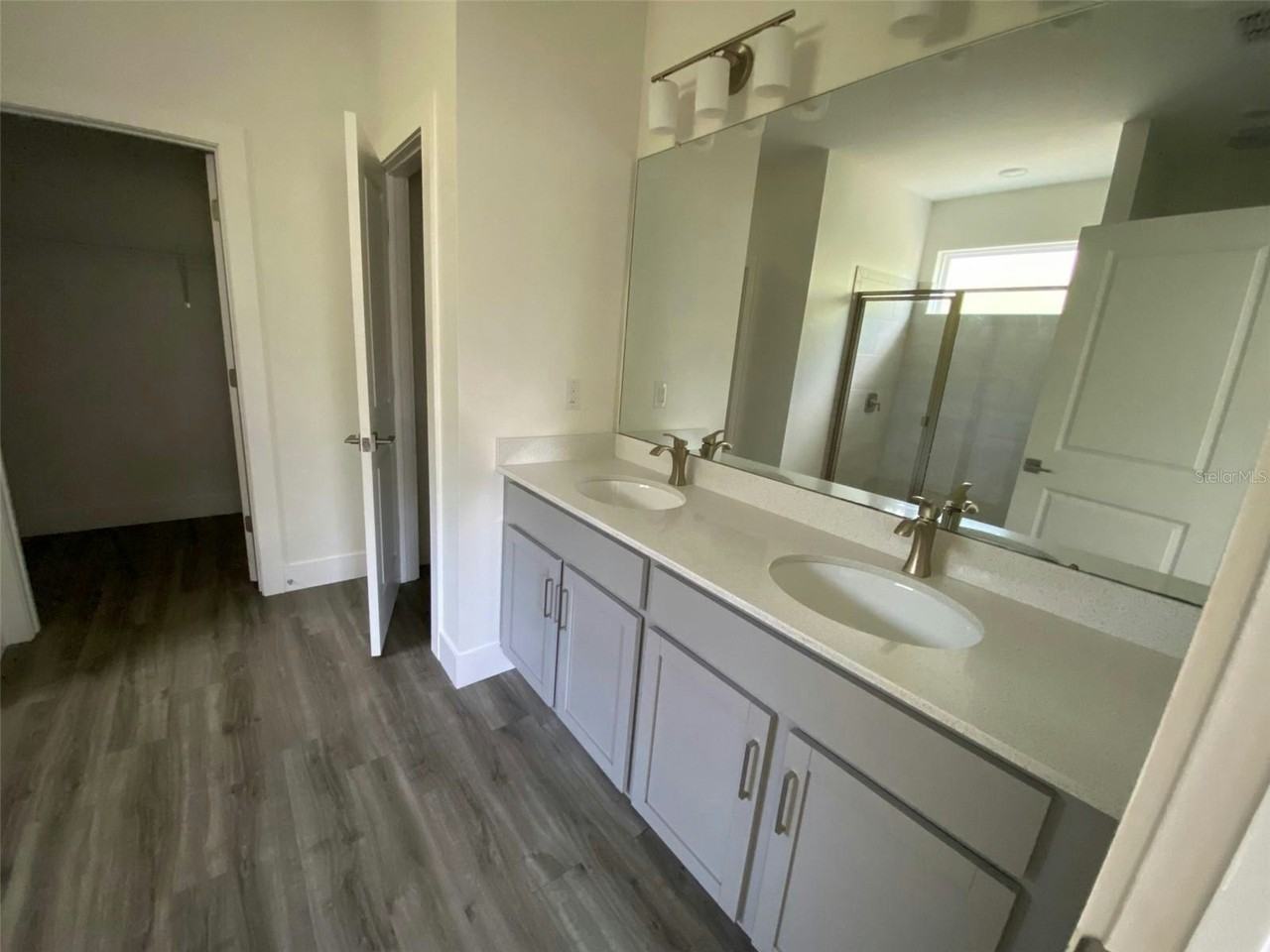 7329 Helliwell Street - Photo 7 of 14