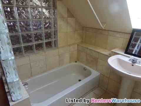 1327 Prior Ave S - Photo 3 of 14