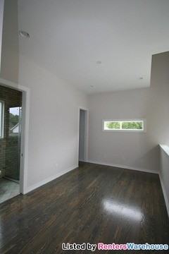 1064 2nd Ave S - Photo 2 of 8