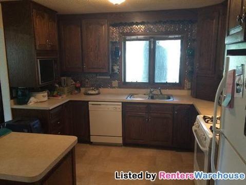6210 Trinity Dr NE - Photo 3 of 13