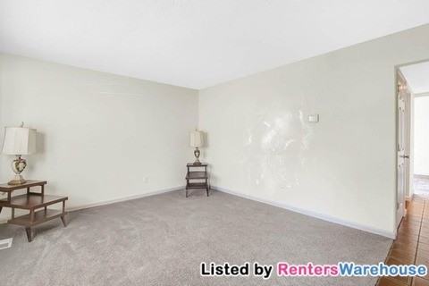 611 Shore Dr - Photo 2 of 14