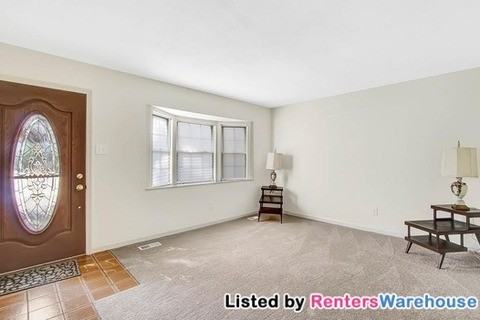 611 Shore Dr - Photo 3 of 14