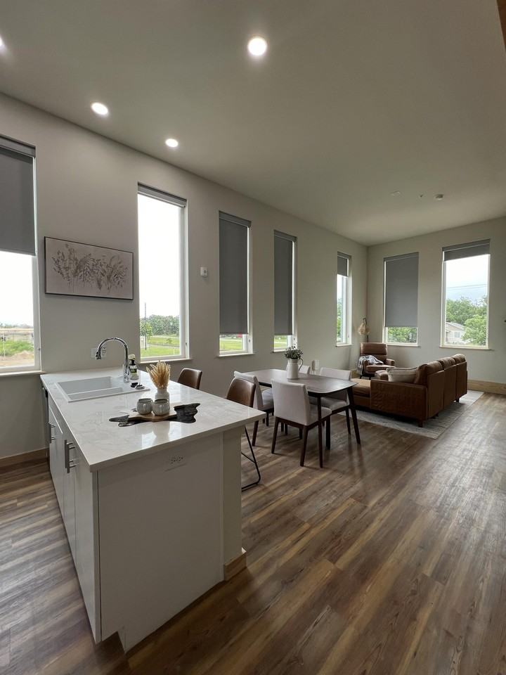 501 North Main StreetUnit 512 #512 - Photo 4 of 19