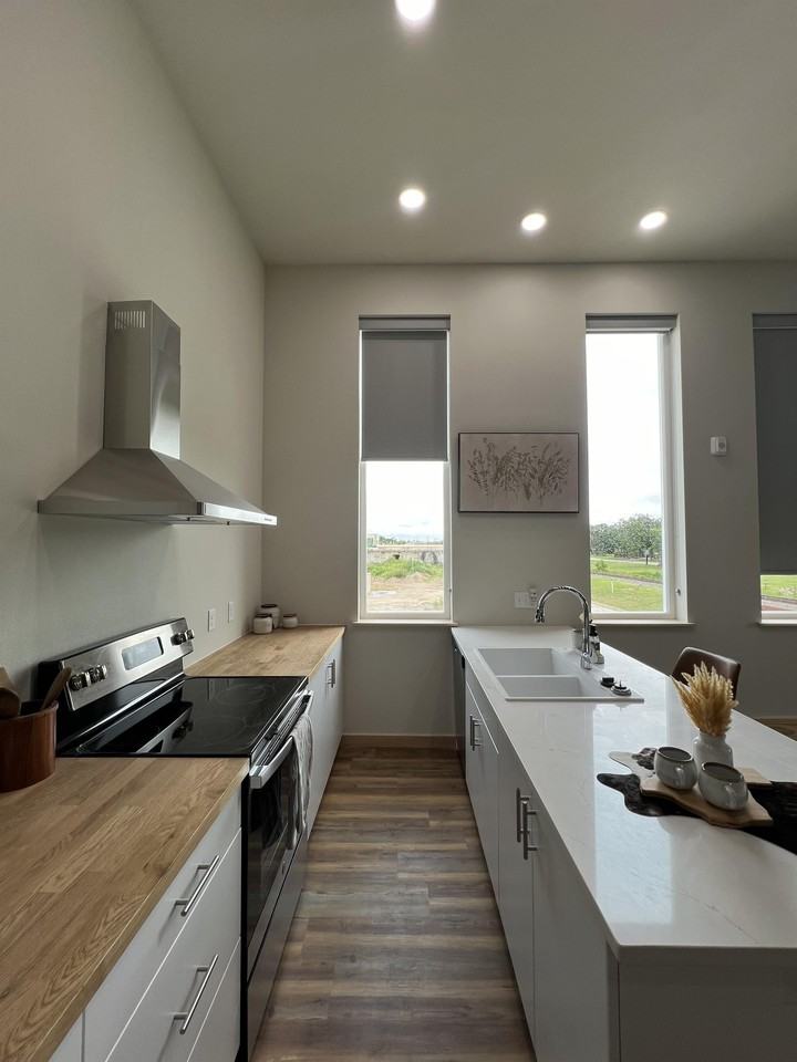 501 North Main StreetUnit 512 #512 - Photo 5 of 19