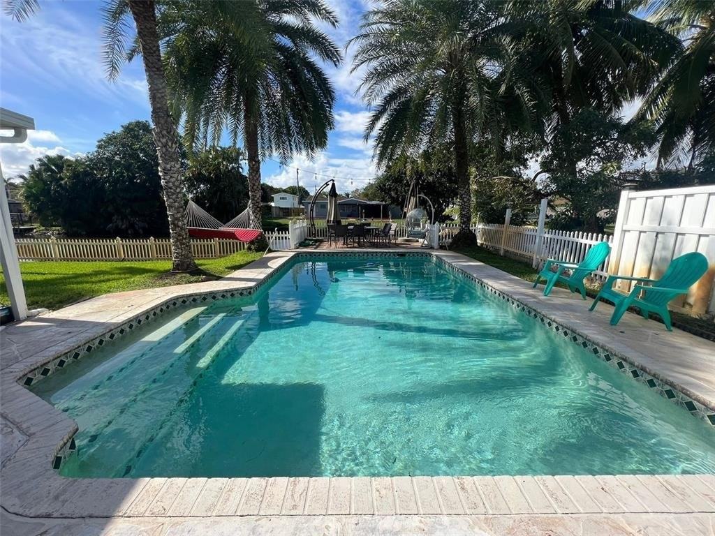 5209 Sw 91st Ter - Photo 2 of 8