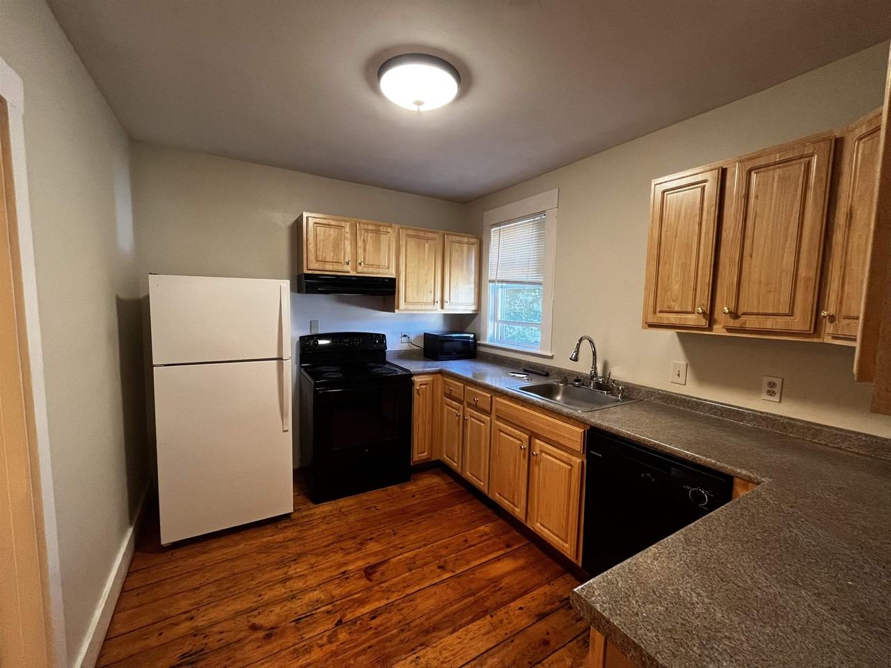 35 Concord St ##2 - Photo 3 of 13