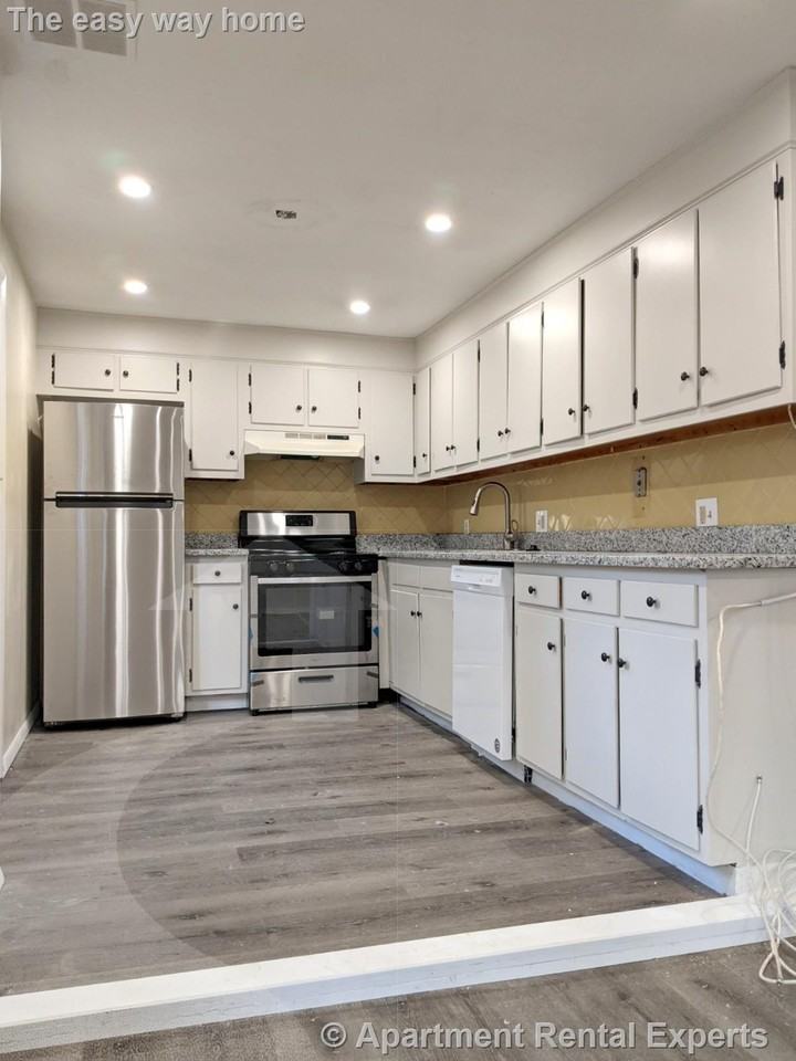 86 Newbury St #1