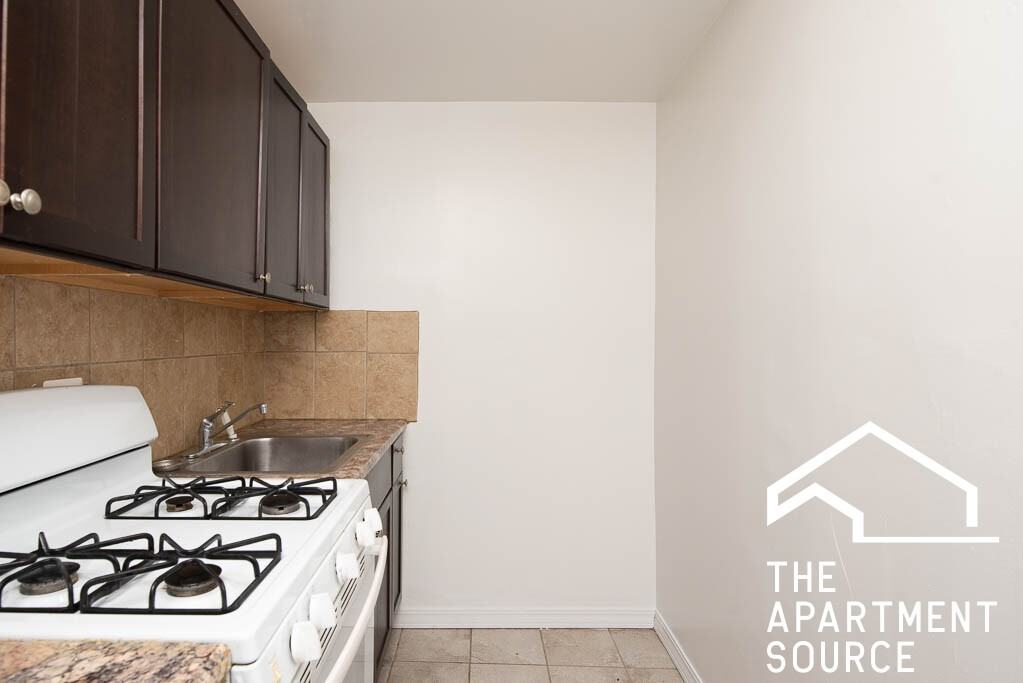 1371 W Estes Ave #2D - Photo 2 of 14