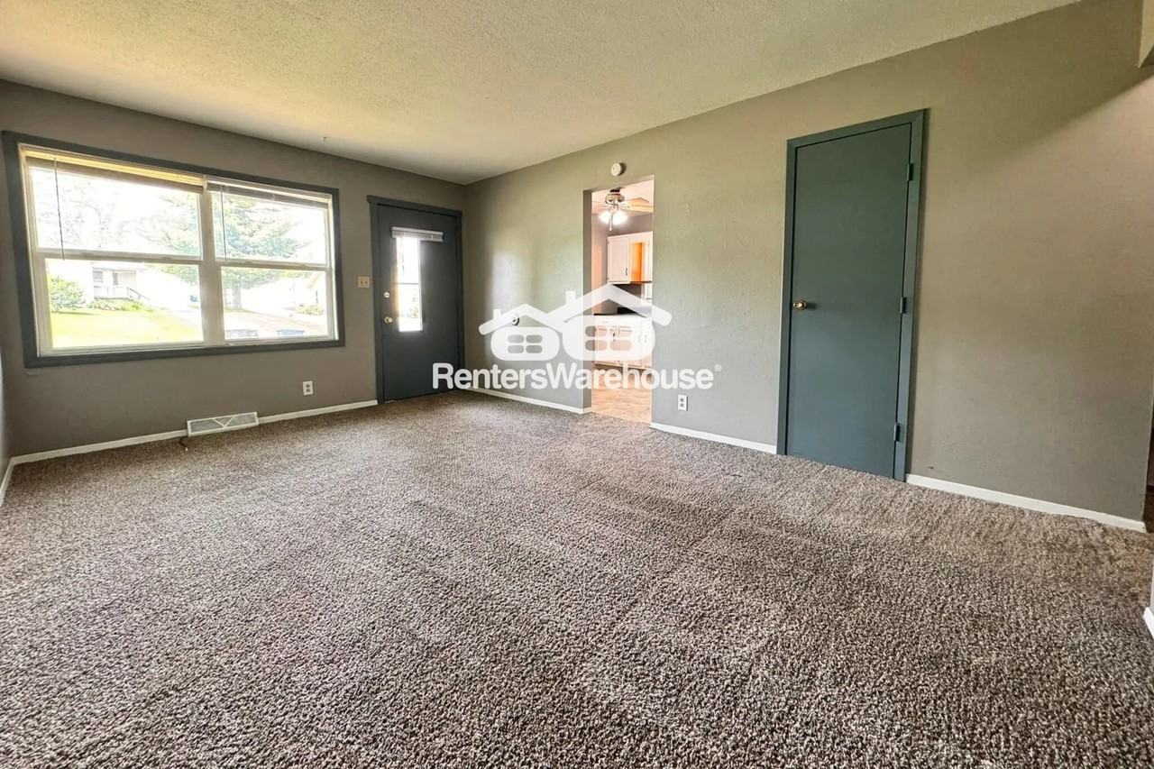 349 E Rose Ave - Photo 2 of 12